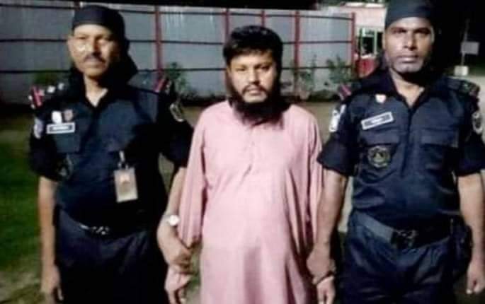 পলাশবাড়ীতে নেশা জাতীয় ইনজেকশনসহ মাদক কারবারি আটক