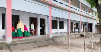 গাইবান্ধা-৫ উপ-নির্বাচন; অনিয়মের অভিযোগে ৫১ কেন্দ্রে ভোটগ্রহণ বন্ধ