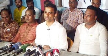 ভোট স্থগিতের প্রতিবাদে আওয়ামীলীগ মনোনীত প্রার্থীর সাংবাদ সম্মেলন