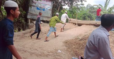 লাখাইয়ে ভাদিকারা স্বরাফপুর সেতুর সংযোগ সড়ক না থাকায় জনচলাচল বিঘ্নিত