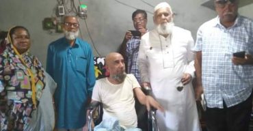 অসহায় মানুষদের পাশে বীর মুক্তিযোদ্ধা মেজর (অবঃ) মফিজুল হক সরকার