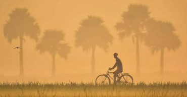 হেমন্তেই দেশের উত্তরে জেঁকে বসেছে শীত