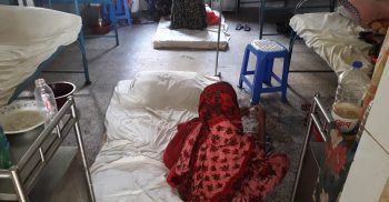 হবিগঞ্জে ফ্লোরেই চলছে ডায়রিয়া ও ঠাণ্ডা রোগের চিকিৎসা