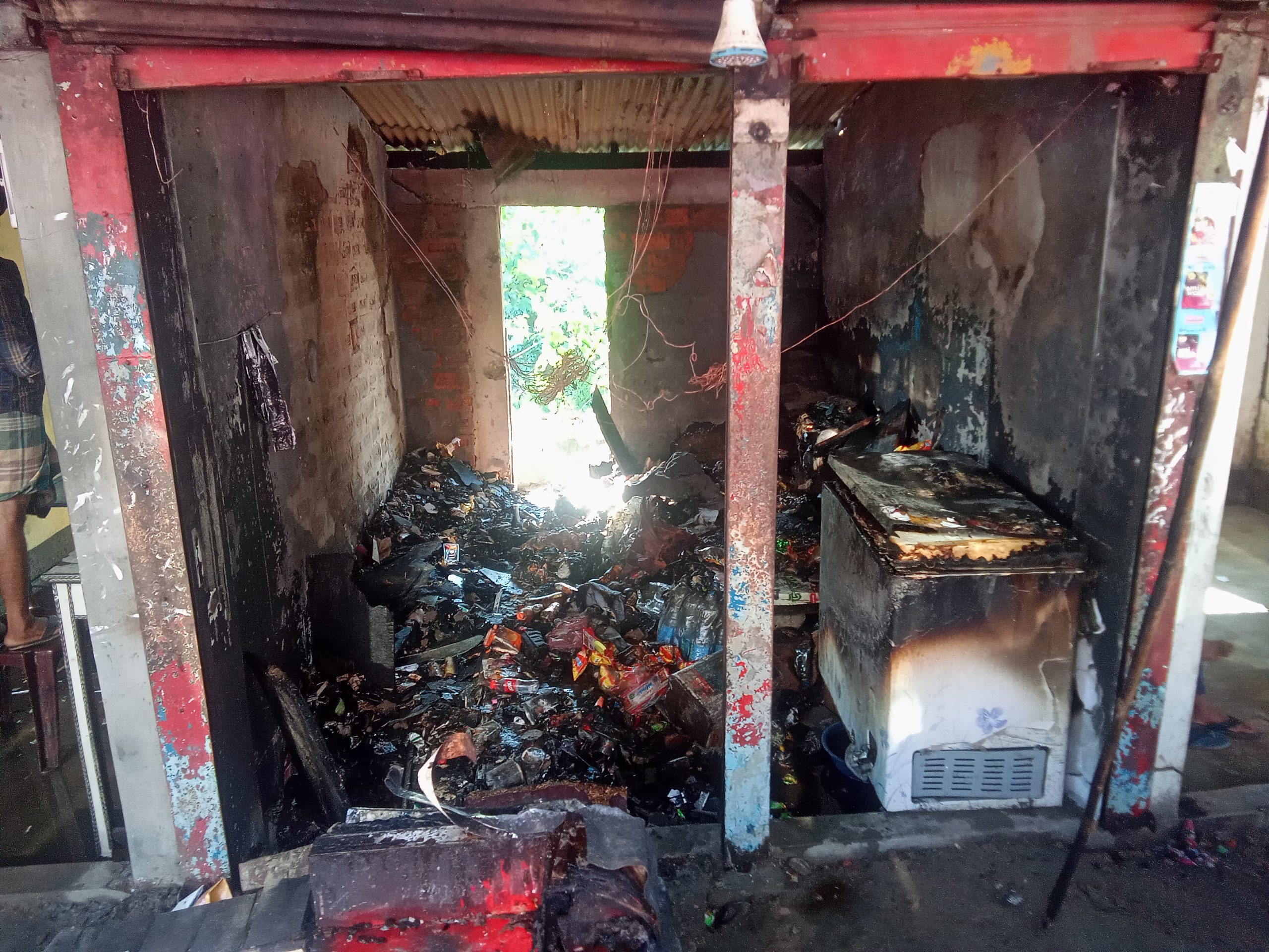 লাখাইয়ে কালাউক বাজারে দোকান ঘর আগুনে পুড়ে ছাই