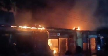 গোবিন্দগঞ্জে শর্ট সার্কিটের আগুনে পুড়ল কোটি টাকার মালামাল