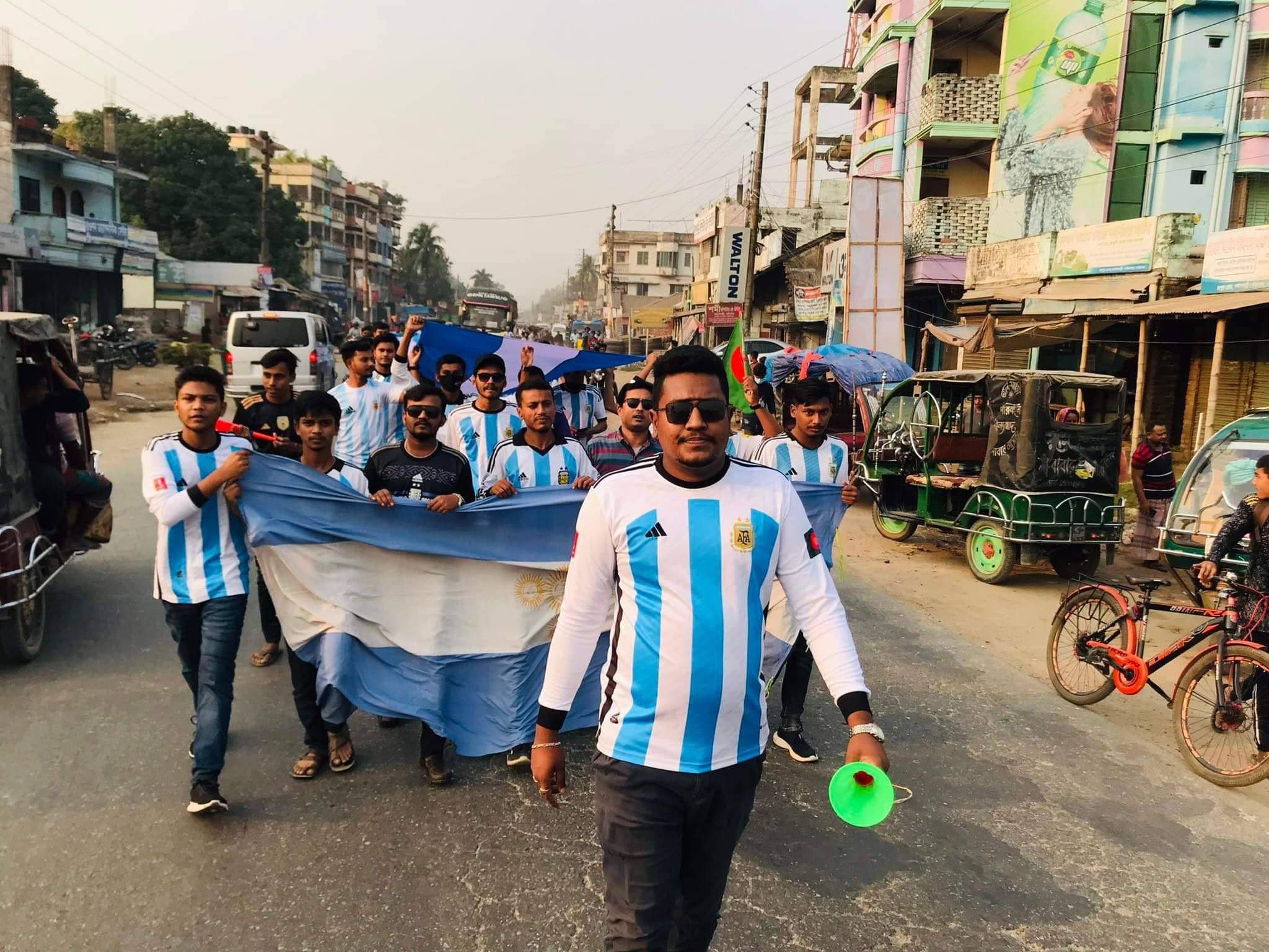 পলাশবাড়ীতে আর্জেন্টিনাকে সমর্থন জানিয়ে বিশাল শোডাউন