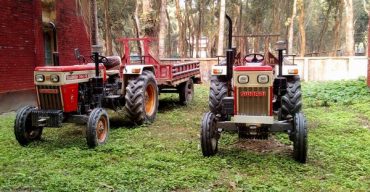 রাজারহাটে অবৈধভাবে বালু উত্তোলনকালে দুটি ট্রাক্টর জব্দ