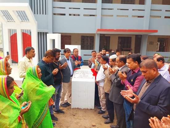 গােবিন্দগঞ্জে শামীম এন্ড শাকিল কারিগরি কলেজে শহিদ মিনারের শুভ উদ্বোধন
