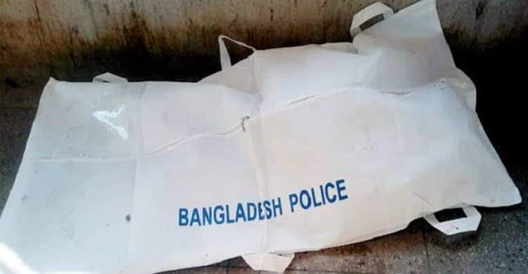 সুন্দরগঞ্জে সড়ক দুর্ঘটনায় গৃহবধু নিহত