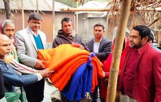 গোবিন্দগঞ্জে অগ্নিকান্ডে ক্ষতিগ্রস্ত পরিবারের মাঝে নগদ অর্থ শীতবস্ত্র বিতরণ 