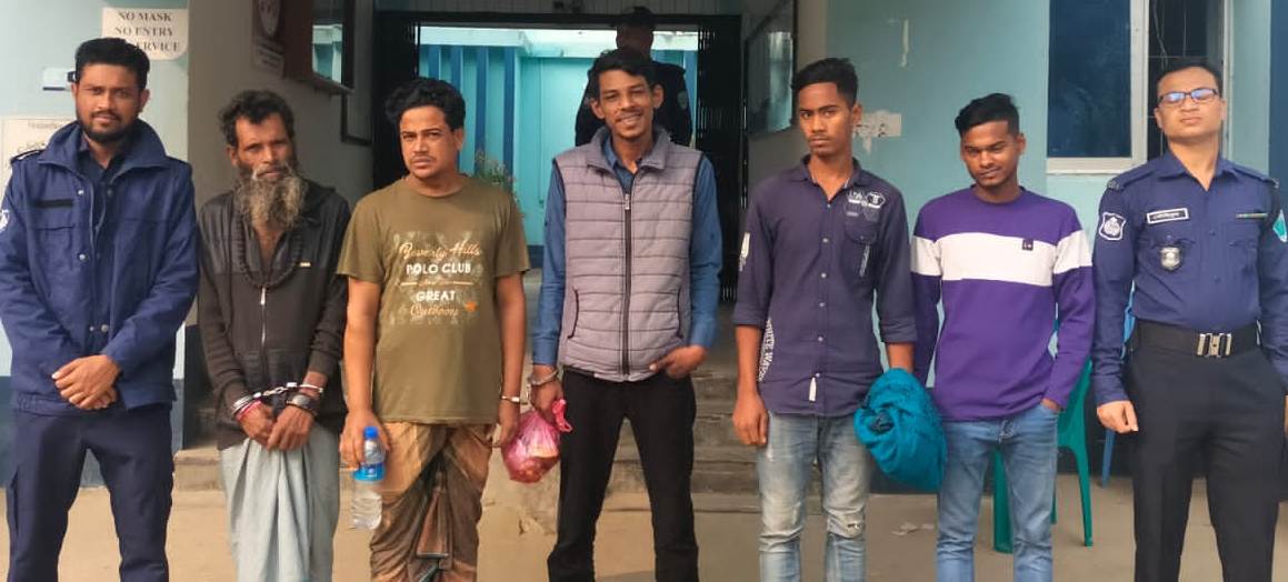 লাখাইয়ে সাজাপ্রাপ্ত পলাতক আসামীসহ গ্রেপ্তার ৫
