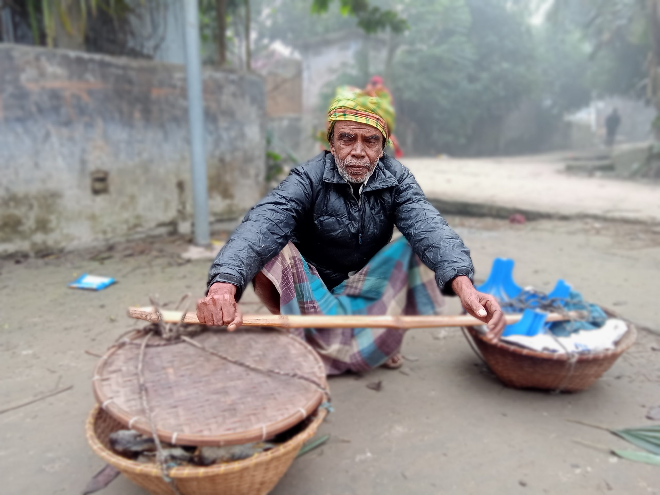 লাখাইয়ে ভিজা শুঁটকি বিক্রি করে সংসার চলে জহরলাল দাসের