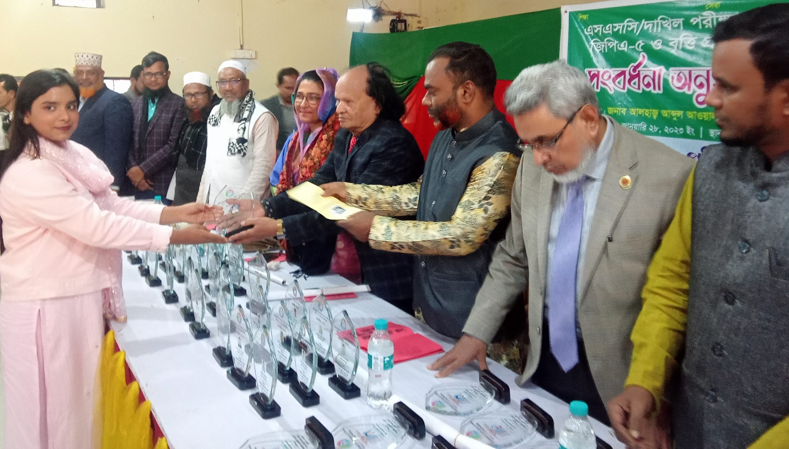 লাখাইয়ে এস এস সি ও সমমানের শিক্ষার্থীদের সংবর্ধনা