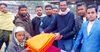 চুনারুঘাটে এসো পাশে দাড়াই সংগঠনের উদ্যােগে শীতবস্ত্র বিতরণ