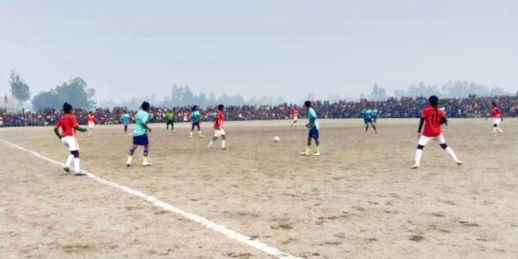 পলাশবাড়ীতে তৃতীয় আসনের ১ম প্রমিলা প্রীতি ফুটবল খেলা অনুষ্ঠিত