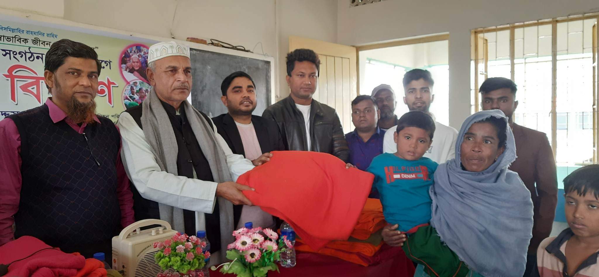 লাখাইয়ে পথশিশু সহায়তা সংগঠনের শীত বস্ত্র বিতরণ