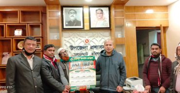 চুনারুঘাটের ইউএনওকে অনলাইন প্রেসক্লাবের ক্যালেন্ডার উপহার