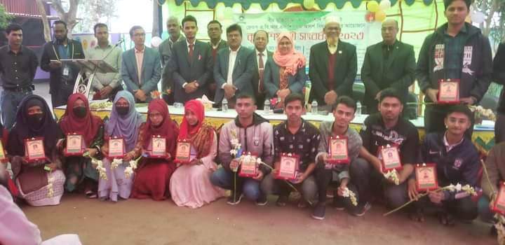 সাদুল্লাপুরে এসএসসি উত্তীর্ণ ২০ কৃতি শিক্ষার্থীকে সংবর্ধনা