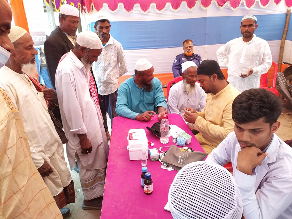 গোবিন্দগঞ্জে ৩দিন ব্যাপী তাবলীগের জেলা ইজতেমায় ফ্রি মেডিকেল ক্যাম্প