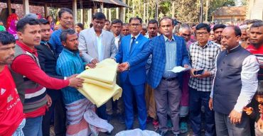 গোবিন্দগঞ্জে অগ্নিকান্ডে ক্ষতিগ্রস্ত  পরিবারের মাঝে সহায়তা প্রদান