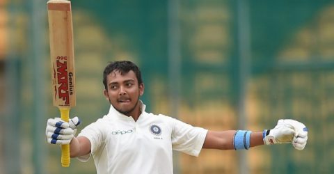 ভক্তদের হামলার শিকার পৃথ্বী