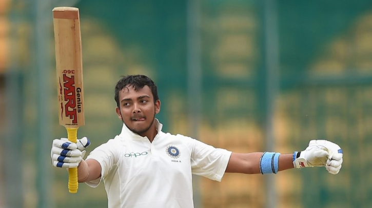 ভক্তদের হামলার শিকার পৃথ্বী