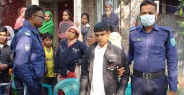 ফুলছড়িতে মায়ের অভিযোগে মাদকাসক্ত ছেলেকে আটক