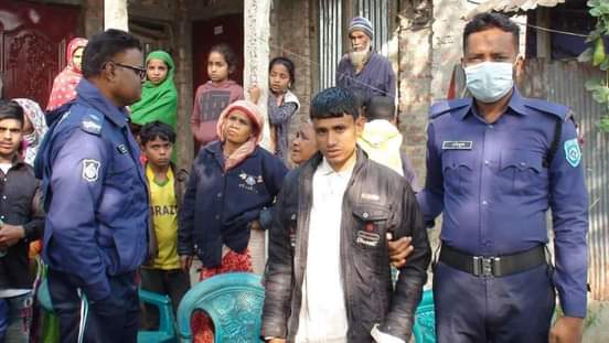 ফুলছড়িতে মায়ের অভিযোগে মাদকাসক্ত ছেলেকে আটক