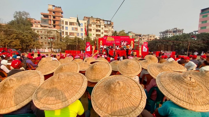 ‘কৃষকদের শোষণ করার অর্থনীতিতেই দেশ পরিচালিত হচ্ছে