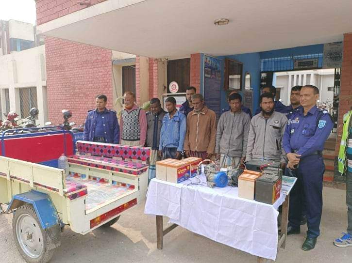 গাইবান্ধায় সংঘবদ্ধ অটোরিকশা চোর চক্রের সাত সদস্য গ্রেফতার