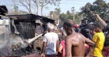 গাইবান্ধায় ৪ ব্যবসা প্রতিষ্ঠান পুড়ে ছাই আড়াই লাখ টাকার ক্ষয়ক্ষতি