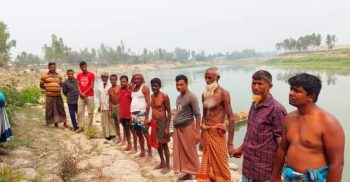 মৎসজীবি সমিতির মাছের ঘেরে সন্ত্রাসী কায়দায় মাছ লুট
