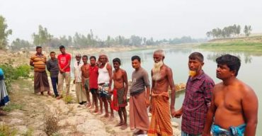 মৎসজীবি সমিতির মাছের ঘেরে সন্ত্রাসী কায়দায় মাছ লুট