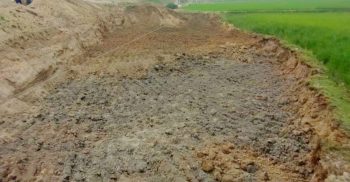 জোরপূর্বক কৃষকের আবাদী জমি থেকে মাটি কাটার অভিযোগ