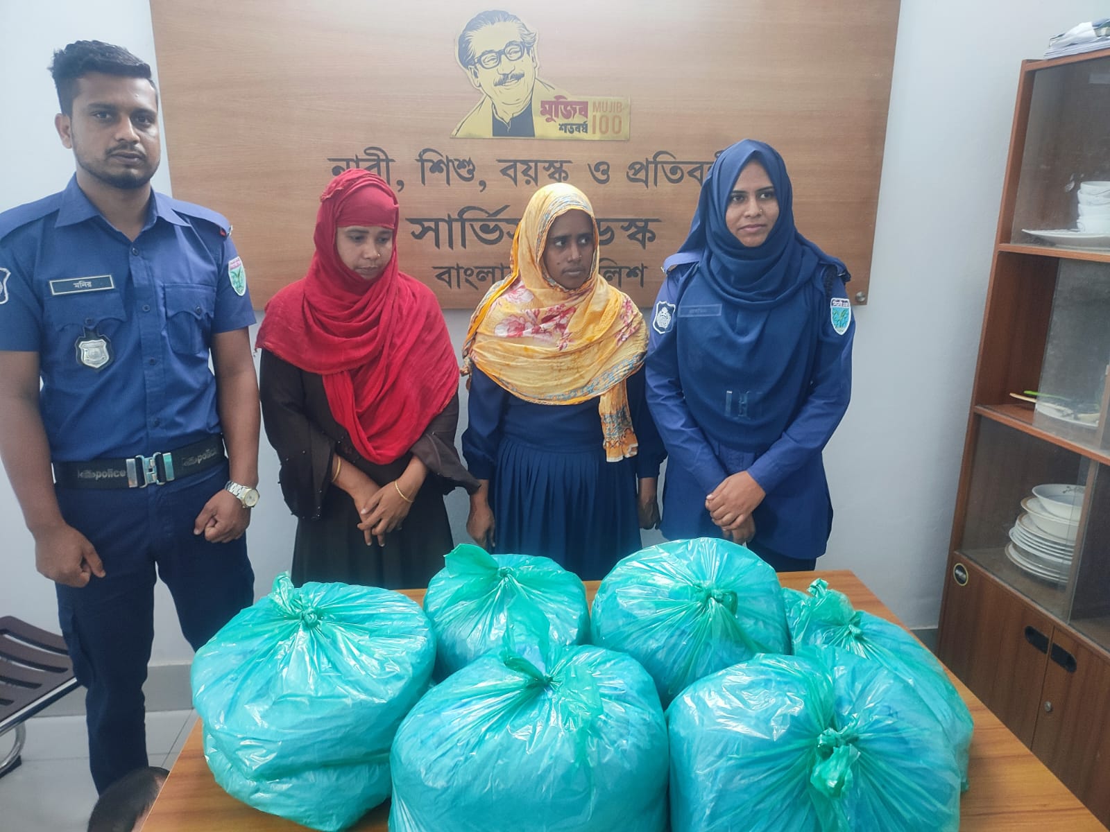 লাখাইয়ে গাঁজা সহ গ্রেপ্তার ২ নারী