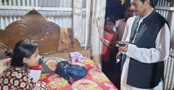 রাতে শিক্ষার্থীদের ঘরে ভিজিটিংয়ে এডভোকেট আকবর হোসেন জিতু