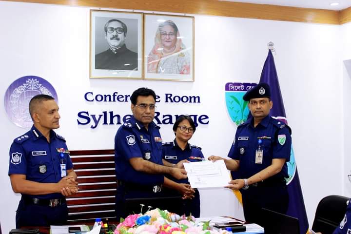 সিলেট বিভাগের শ্রেষ্ঠ ওসি চুনারুঘাট থানার রাশেদুল হক