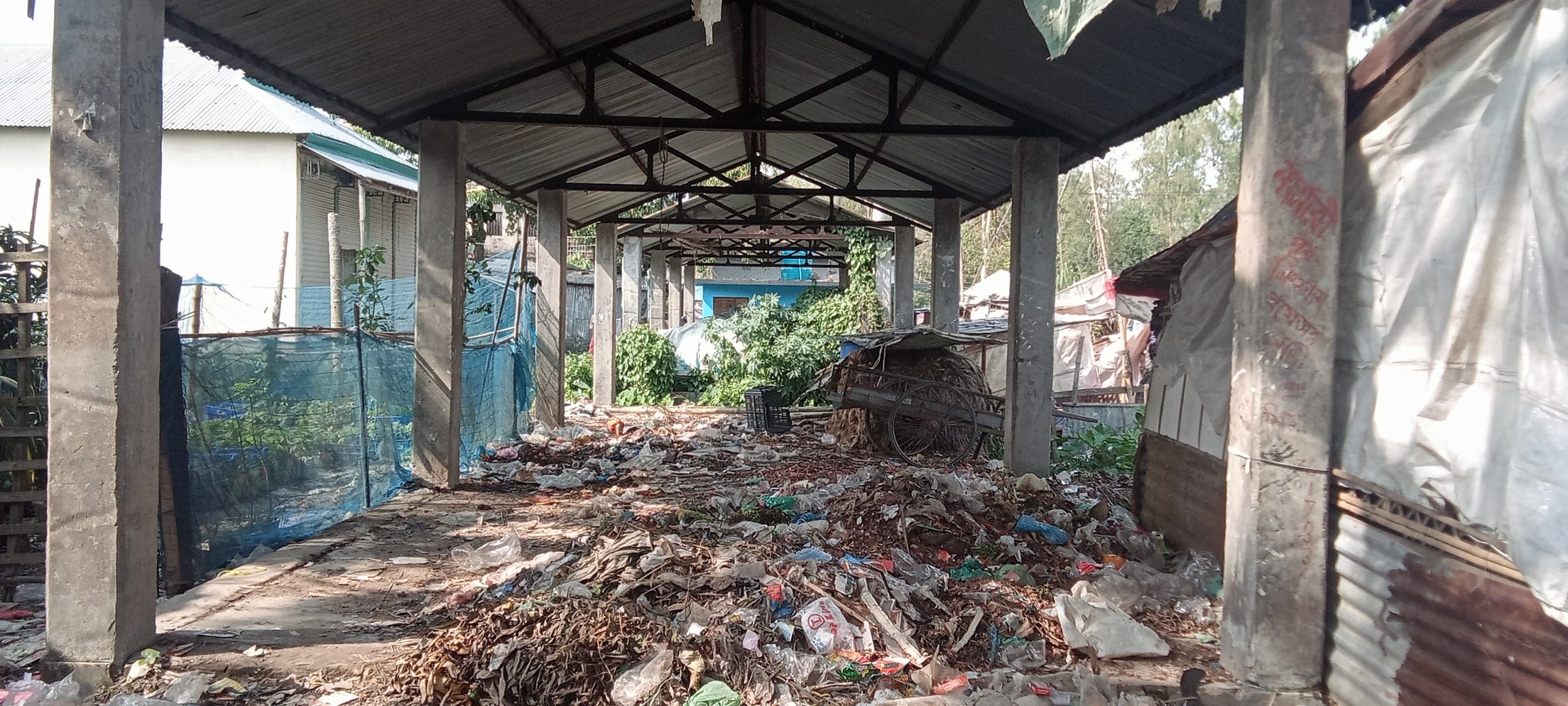 ৪০ লাখ টাকার মাল্টিপারপাস শেড এখন ময়লা আবর্জনার ভাগাড়ে পরিণত