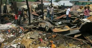 গাইবান্ধায় ভয়াবহ অগ্নিকাণ্ডে ঘরবাড়িসহ দোকান পুড়ে অর্ধকোটি টাকার ক্ষতি