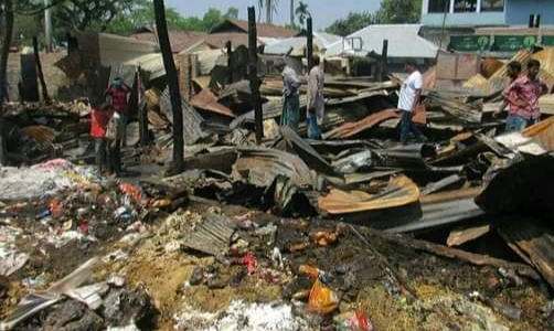 গাইবান্ধায় ভয়াবহ অগ্নিকাণ্ডে ঘরবাড়িসহ দোকান পুড়ে অর্ধকোটি টাকার ক্ষতি