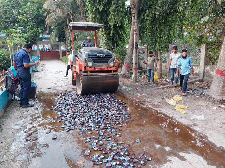 গোবিন্দগঞ্জ আদালতে জব্দকৃত মাদক ধ্বংস
