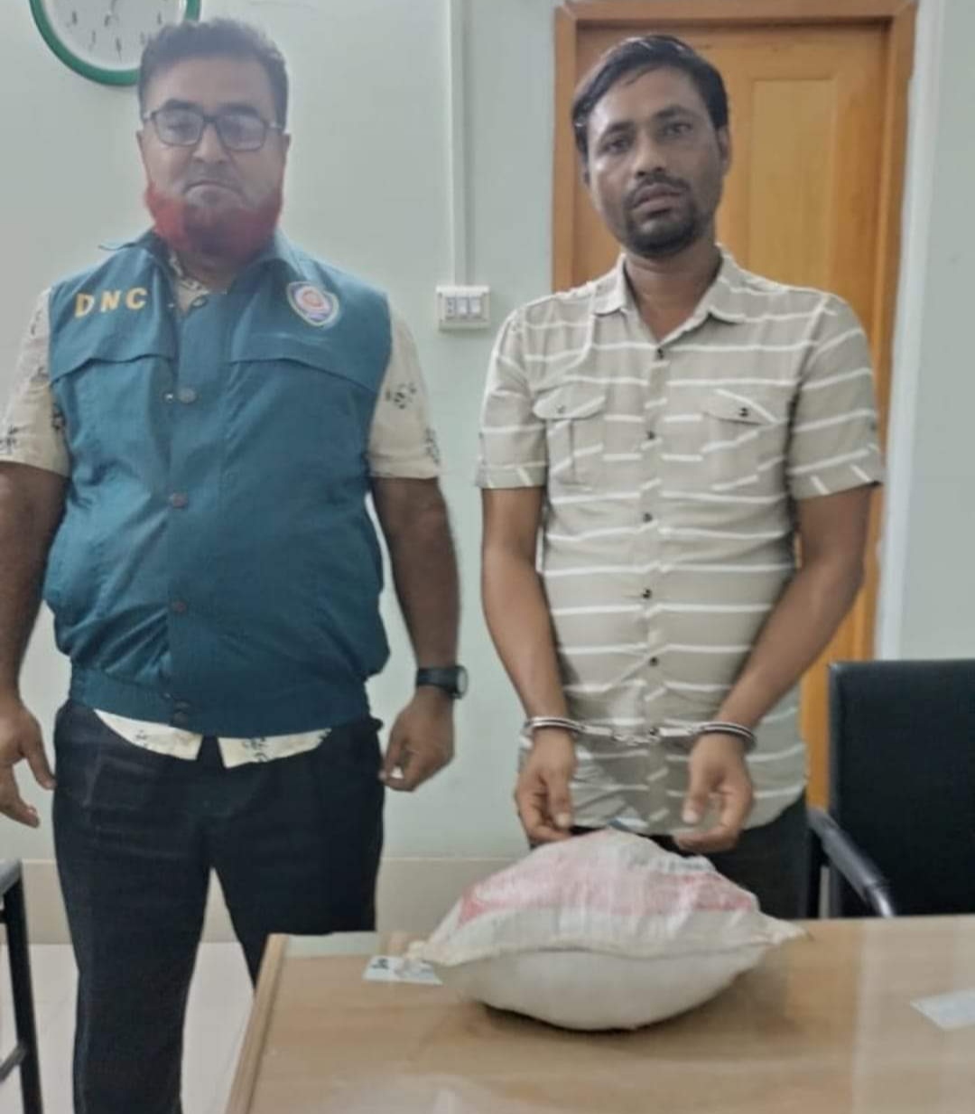 লাখাইয়ে গাঁজা সহ আটক  ১