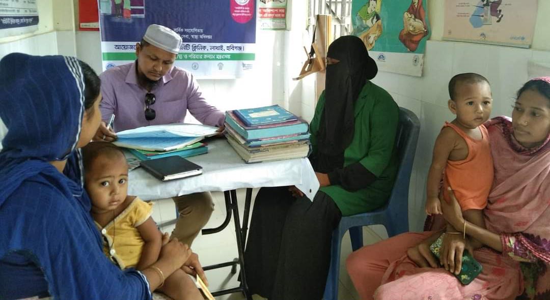 লাখাইয়ে কমিউনিটি ক্লিনিক পরিদর্শনে উপজেলা স্বাস্থ্য কর্মকর্তা