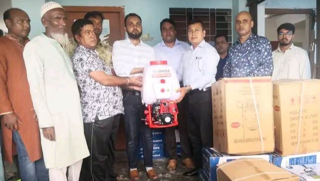 লাখাইয়ে কৃষকের মাঝে কৃষি যন্ত্রপাতি বিতরণ ও বিভিন্ন কার্যক্রম পরিদর্শনে উপ- পরিচাল