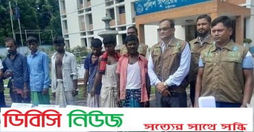 অস্ত্রসহ ডাকাত দলের ছয় সদস্য গ্রেপ্তার