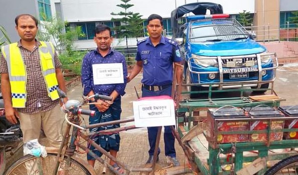 গোবিন্দগঞ্জে ছিনতাইকৃত অটোভ্যান উদ্ধার- গ্রেফতার ১