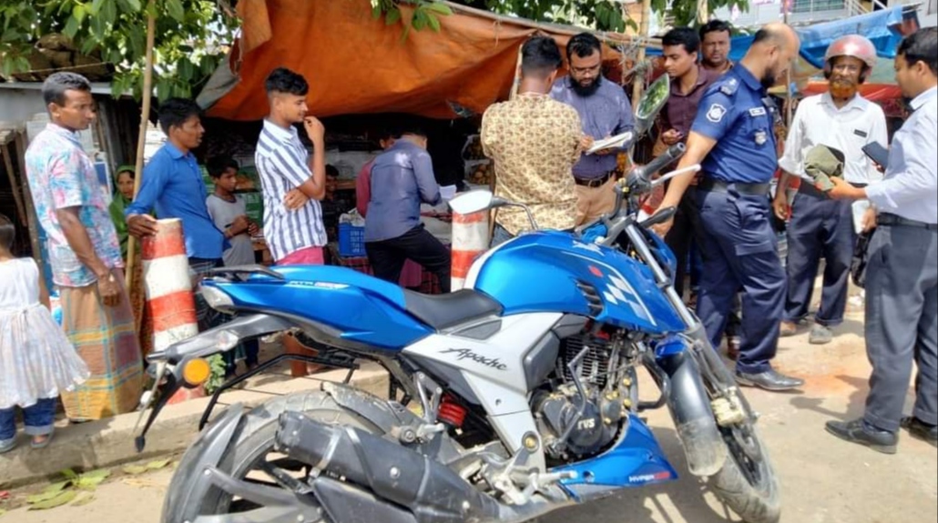 লাখাইয়ে সড়কে শৃঙ্খলা ফেরাতে ভ্রাম্যমান আদালতের অভিযান