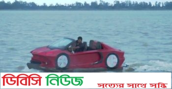 গাইবান্ধায় নদীতে ছুটে চলছে প্রাইভেট কার