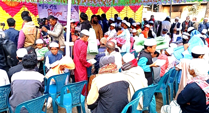 নারী পুলিশ কল্যাণ সমিতির উদ্যোগে গোবিন্দগঞ্জে শতাধিক এতিম শিশুদের মধ্যে কম্বল ও অনুদান প্রদান